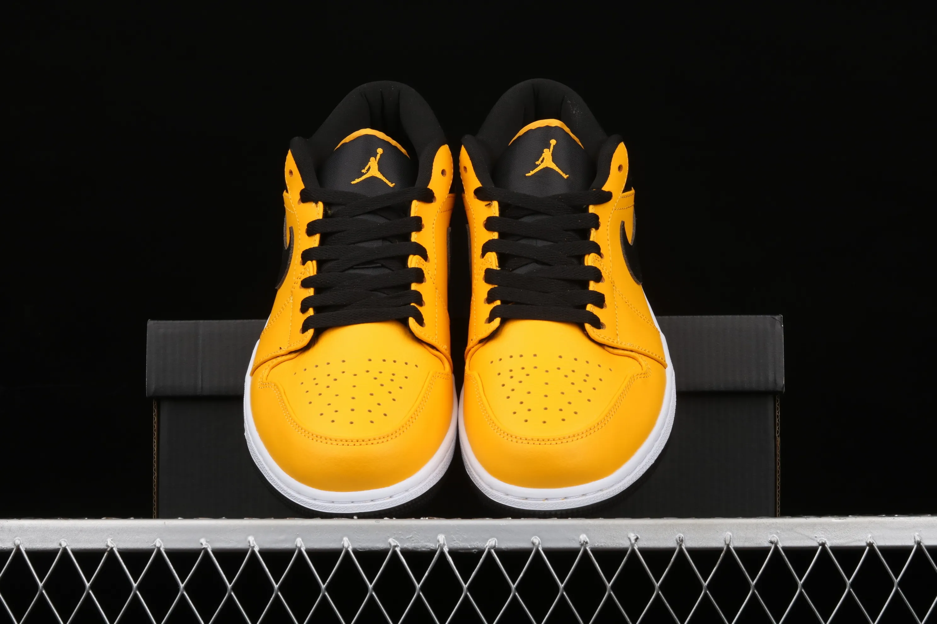 All categories Air Jordan Jordan series basketball shoes Air Jordan 1 Low Air Jordan AJ1 Low AJ1 Joe 1 low cultural basketball shoes 553558-700